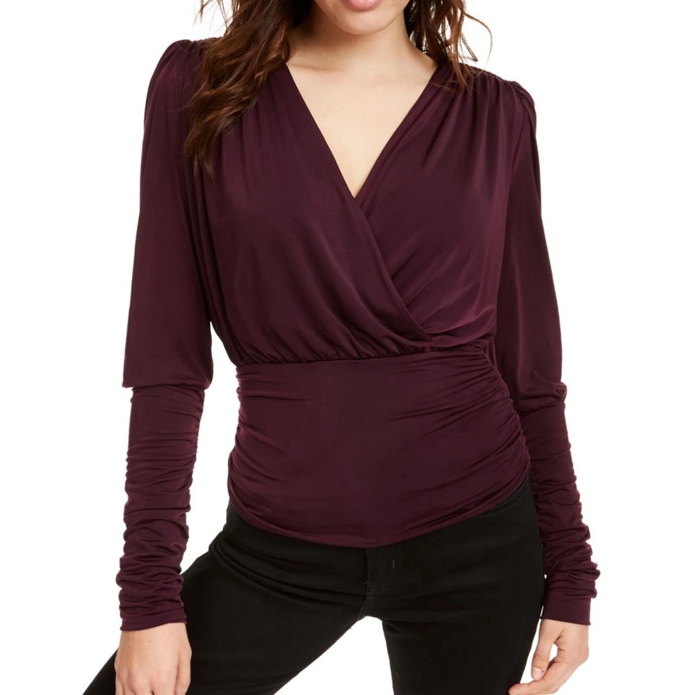 NWT LEYDEN TOP🤍